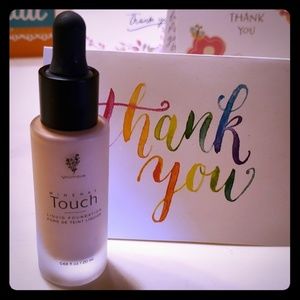 Younique  Liquid  Touch Foundation